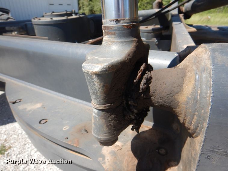 image for item KW9804 2005 John Deere 670D  motor grader