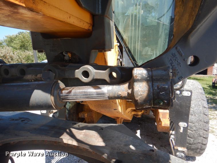 image for item KW9804 2005 John Deere 670D  motor grader