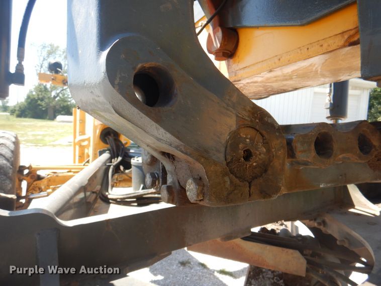 image for item KW9804 2005 John Deere 670D  motor grader