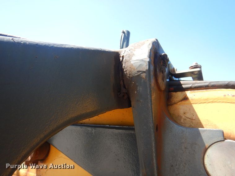 image for item KW9804 2005 John Deere 670D  motor grader