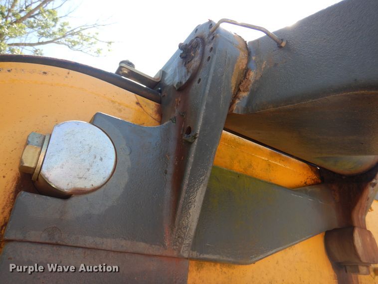 image for item KW9804 2005 John Deere 670D  motor grader