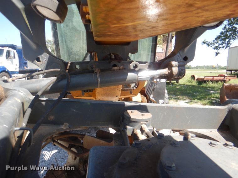 image for item KW9804 2005 John Deere 670D  motor grader