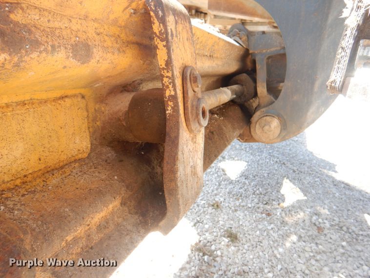 image for item KW9804 2005 John Deere 670D  motor grader