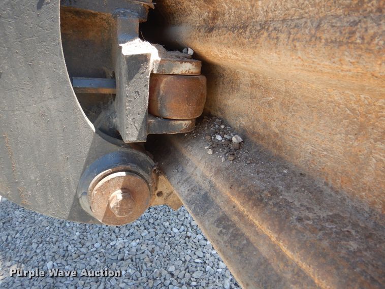 image for item KW9804 2005 John Deere 670D  motor grader