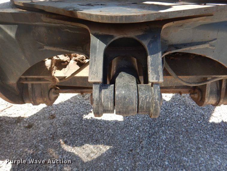 image for item KW9804 2005 John Deere 670D  motor grader