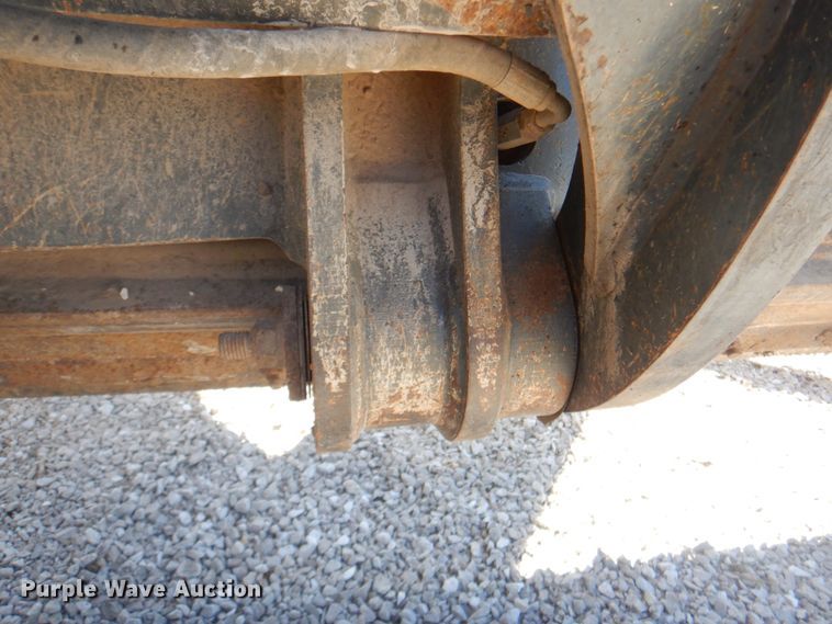 image for item KW9804 2005 John Deere 670D  motor grader