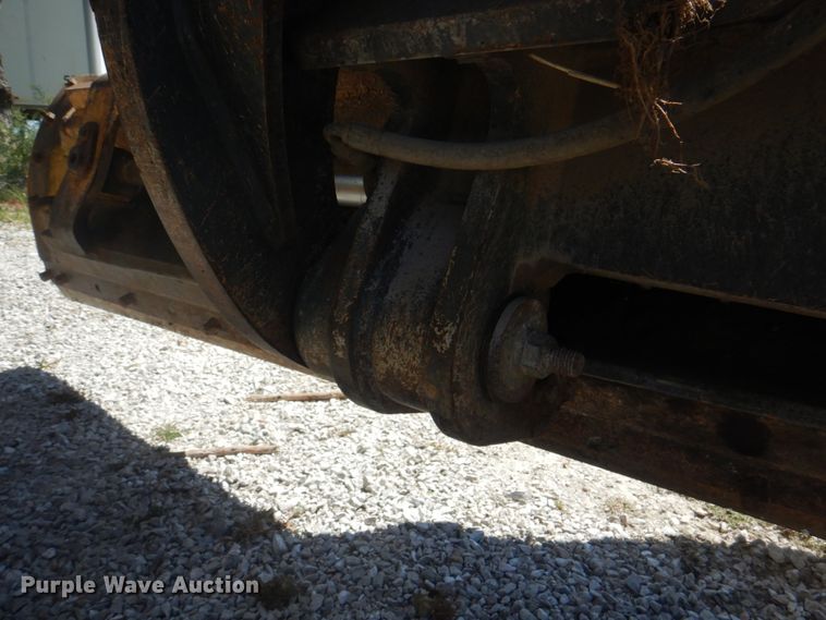 image for item KW9804 2005 John Deere 670D  motor grader