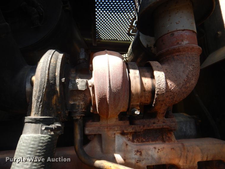 image for item KW9804 2005 John Deere 670D  motor grader