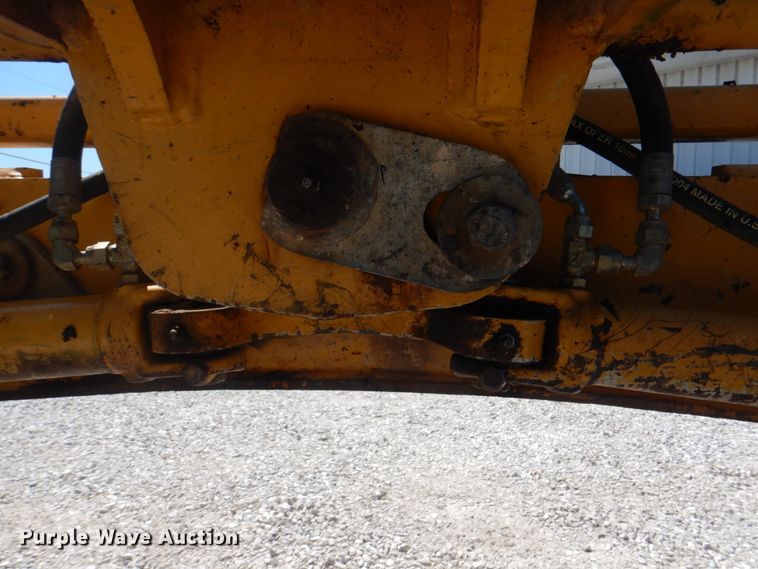 image for item KW9804 2005 John Deere 670D  motor grader