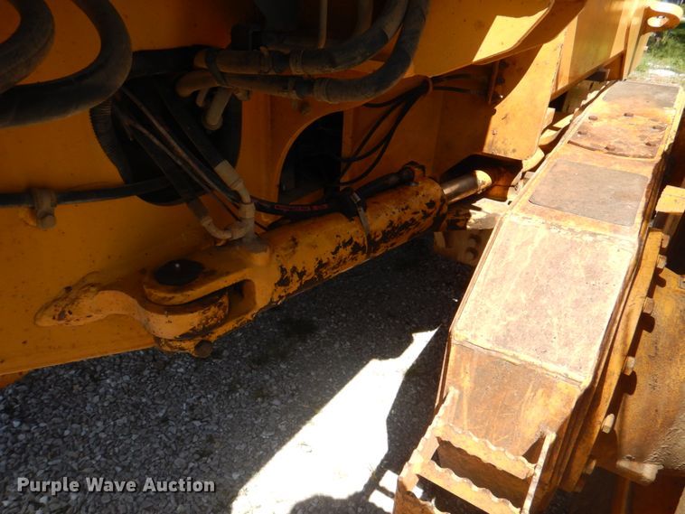 image for item KW9804 2005 John Deere 670D  motor grader