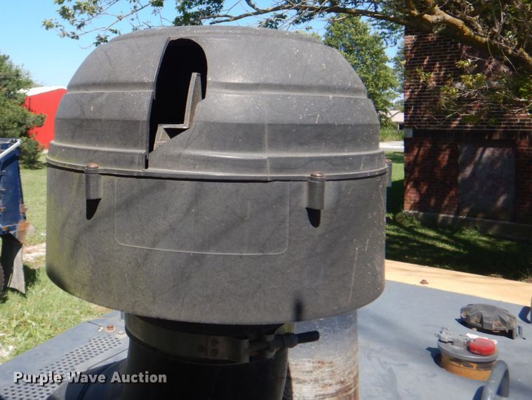 image for item KW9804 2005 John Deere 670D  motor grader