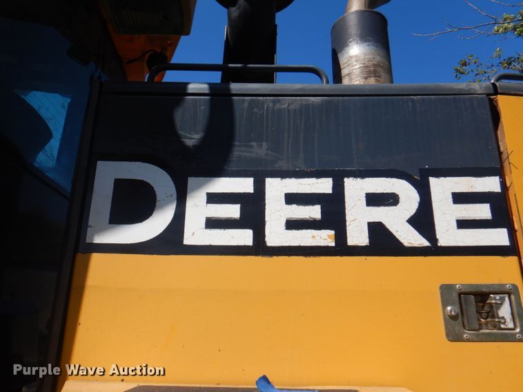 image for item KW9804 2005 John Deere 670D  motor grader