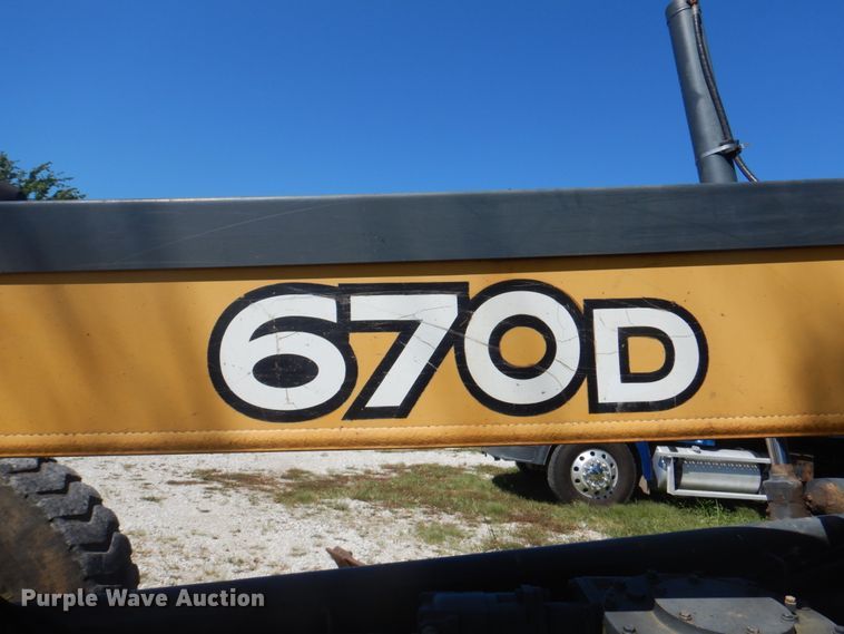image for item KW9804 2005 John Deere 670D  motor grader