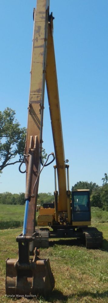 image for item KW9809 1992 Caterpillar EL240B  long reach excavator
