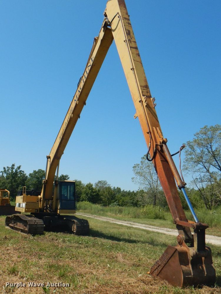 image for item KW9809 1992 Caterpillar EL240B  long reach excavator