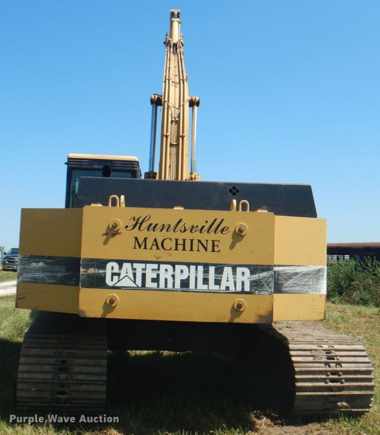 image for item KW9809 1992 Caterpillar EL240B  long reach excavator