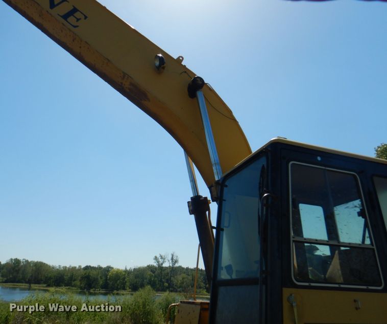 image for item KW9809 1992 Caterpillar EL240B  long reach excavator