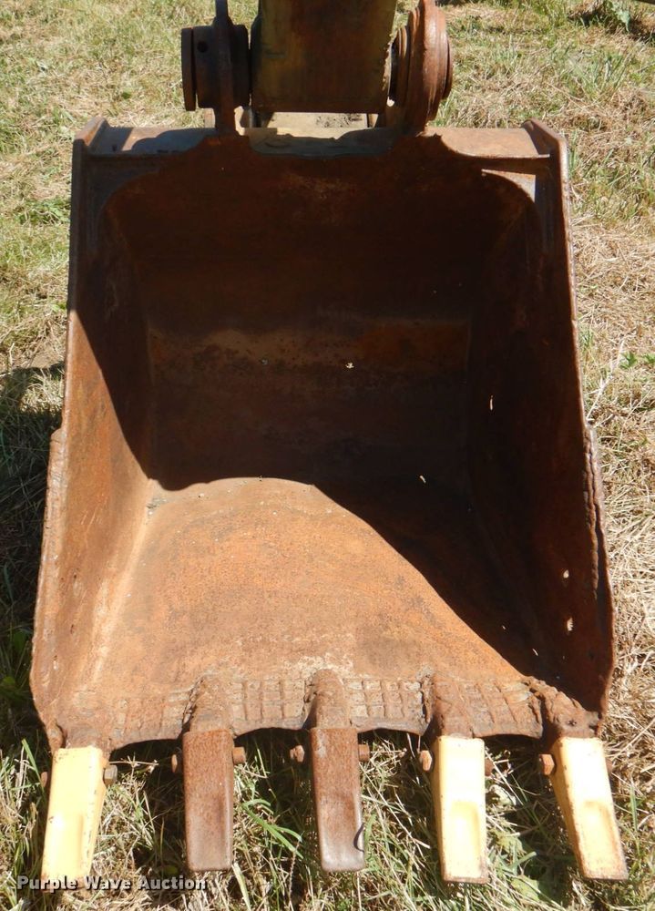 image for item KW9809 1992 Caterpillar EL240B  long reach excavator