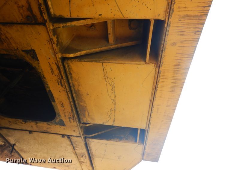 image for item KW9809 1992 Caterpillar EL240B  long reach excavator