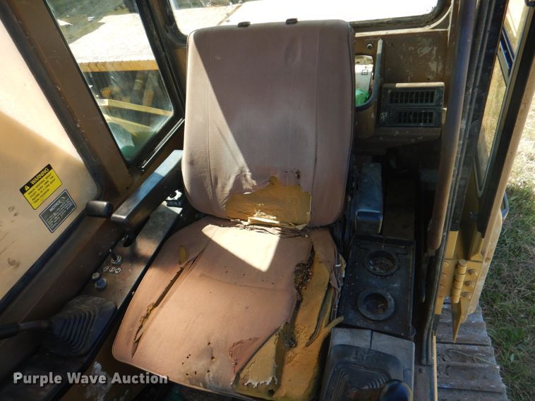 image for item KW9809 1992 Caterpillar EL240B  long reach excavator