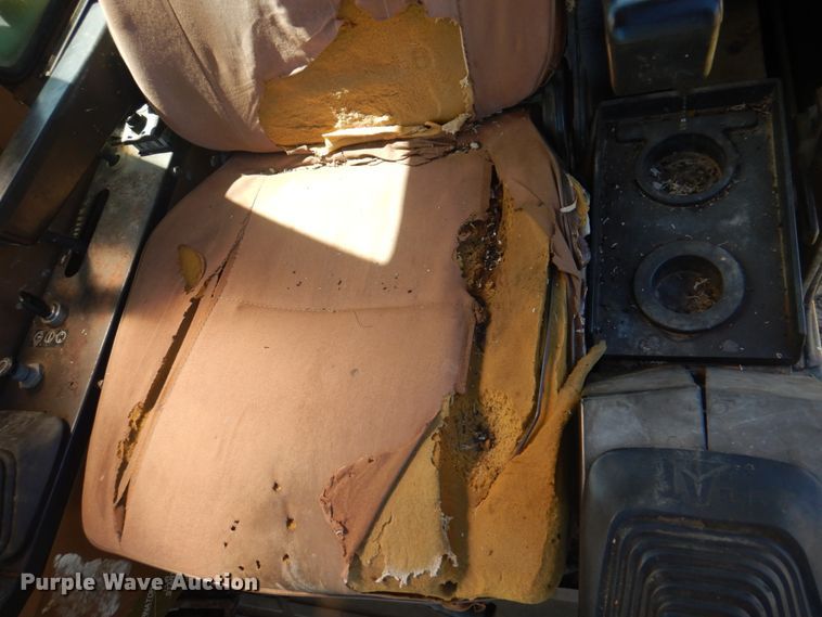 image for item KW9809 1992 Caterpillar EL240B  long reach excavator