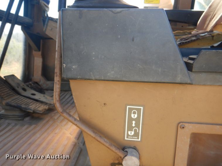 image for item KW9809 1992 Caterpillar EL240B  long reach excavator