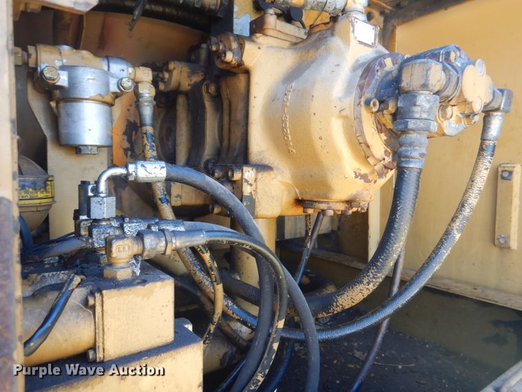 image for item KW9809 1992 Caterpillar EL240B  long reach excavator