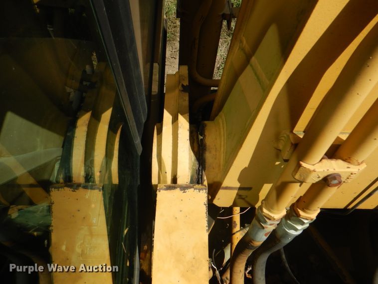 image for item KW9809 1992 Caterpillar EL240B  long reach excavator