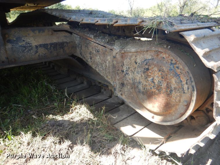 image for item KW9809 1992 Caterpillar EL240B  long reach excavator