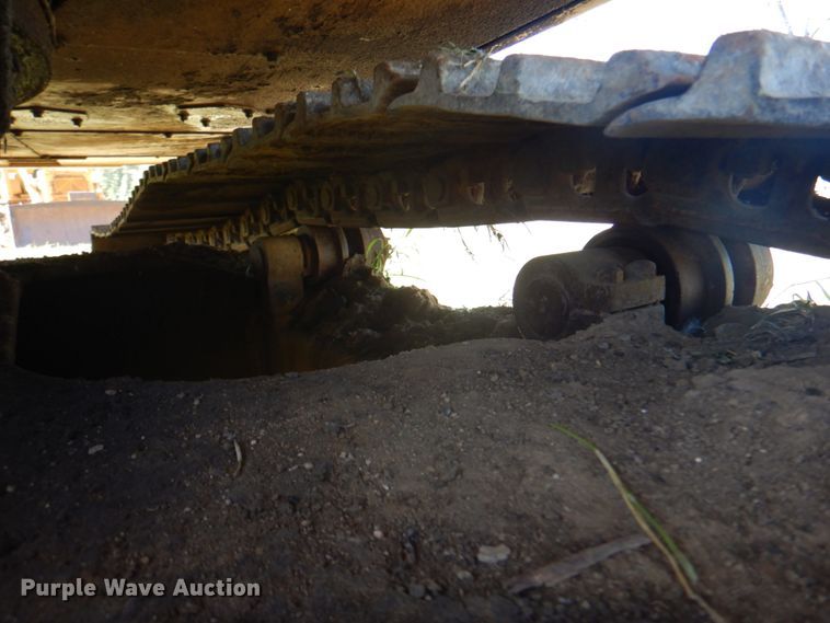 image for item KW9809 1992 Caterpillar EL240B  long reach excavator