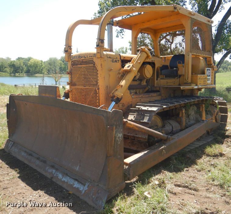 image for item KW9810 1974 Caterpillar D7F  dozer