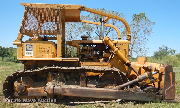 image for item KW9810 1974 Caterpillar D7F  dozer
