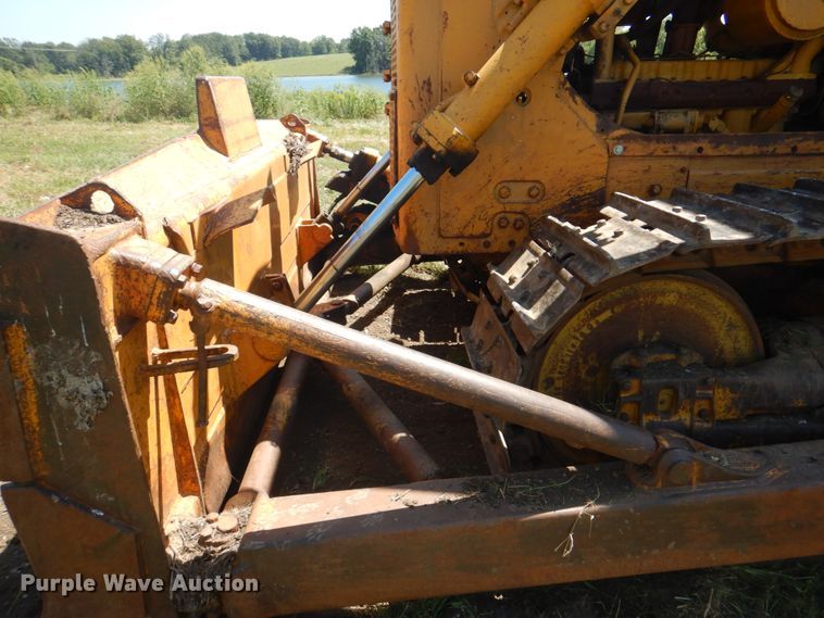 image for item KW9810 1974 Caterpillar D7F  dozer