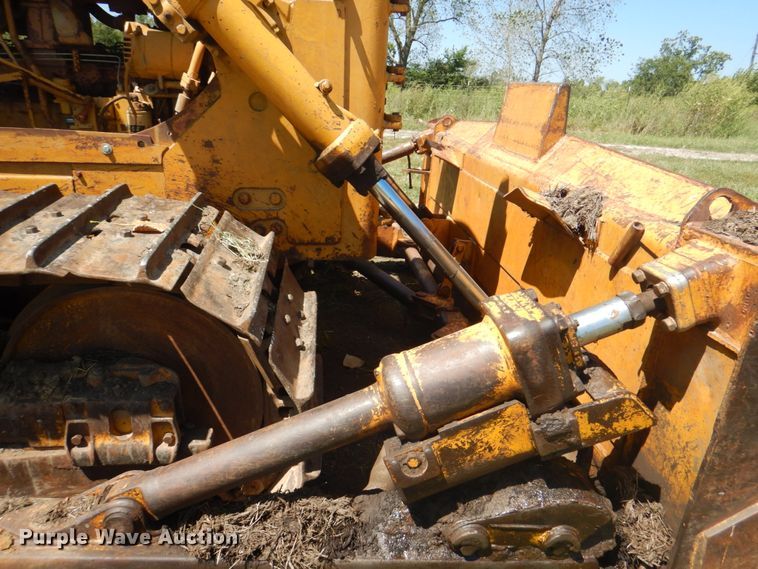image for item KW9810 1974 Caterpillar D7F  dozer