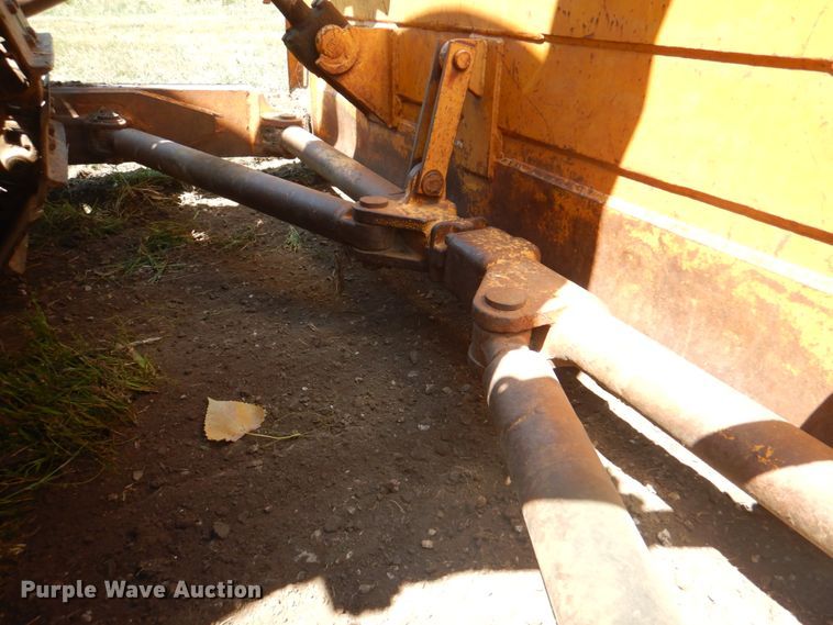 image for item KW9810 1974 Caterpillar D7F  dozer