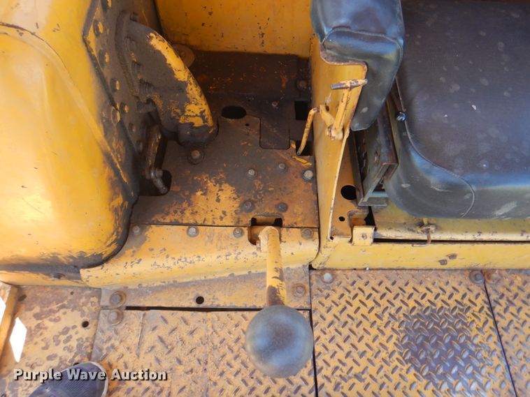 image for item KW9810 1974 Caterpillar D7F  dozer