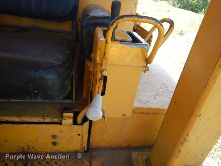 image for item KW9810 1974 Caterpillar D7F  dozer