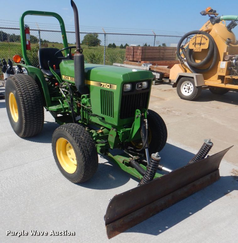 image for item KW9876 John Deere 750  MFWD tractor