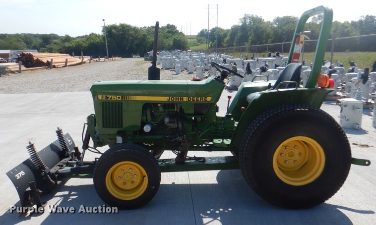 image for item KW9876 John Deere 750  MFWD tractor