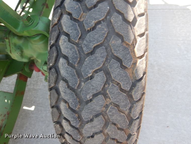 image for item KW9876 John Deere 750  MFWD tractor