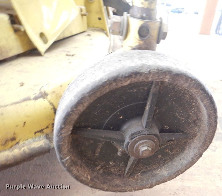 image for item KW9876 John Deere 750  MFWD tractor