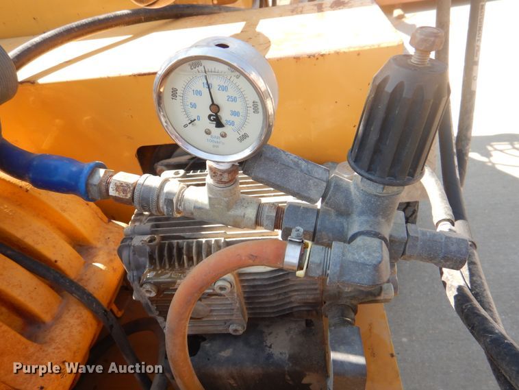 image for item KW9877 2006 Vermeer 150SGT  FlowMaster vacuum excavator