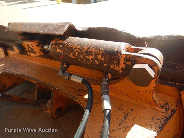 image for item KW9878 1992 Case 660  trencher