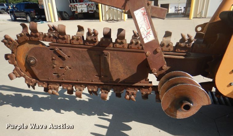 image for item KW9878 1992 Case 660  trencher