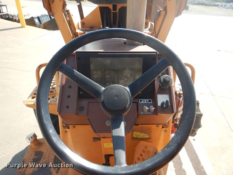 image for item KW9878 1992 Case 660  trencher