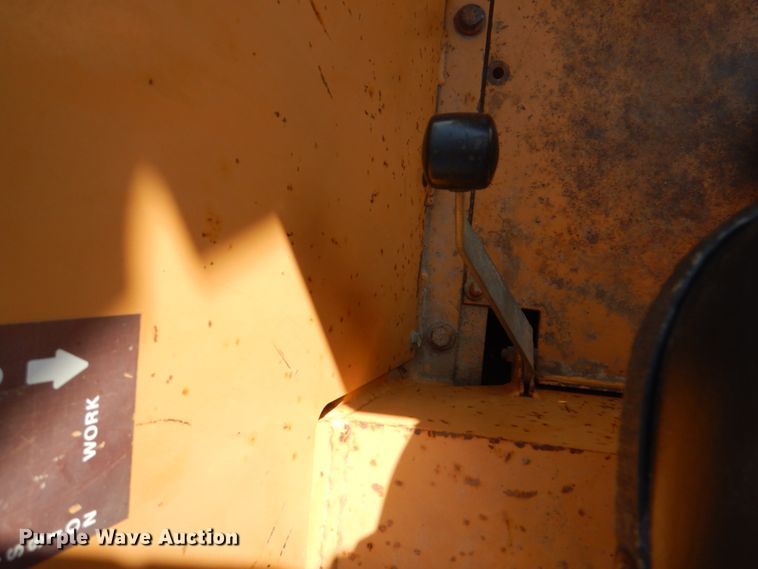 image for item KW9878 1992 Case 660  trencher