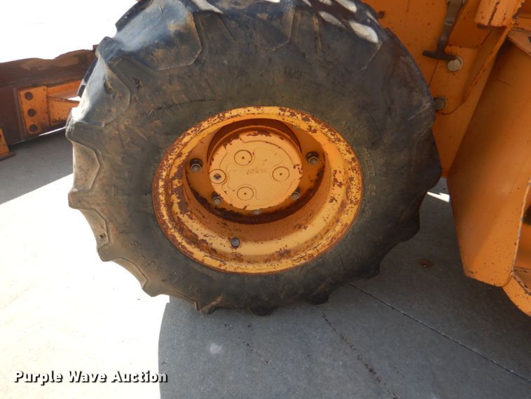 image for item KW9878 1992 Case 660  trencher