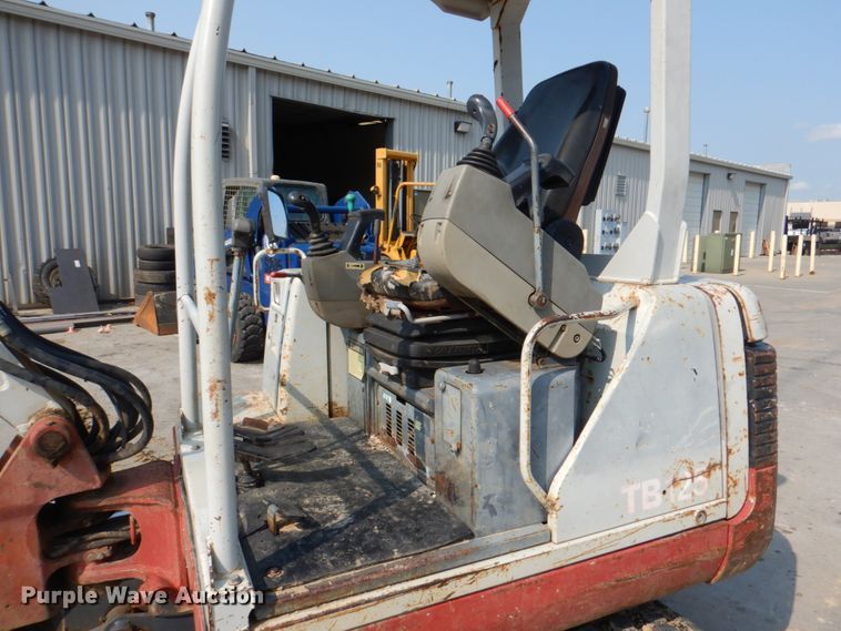 image for item KX9449 2006 Takeuchi TB125  mini excavator