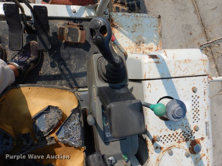 image for item KX9449 2006 Takeuchi TB125  mini excavator