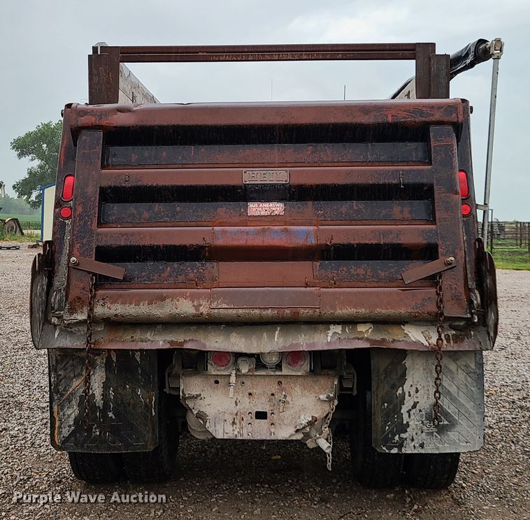 image for item L1384 1988 Kenworth T600  dump truck